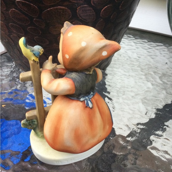 Hummel - Picture 5 of 6